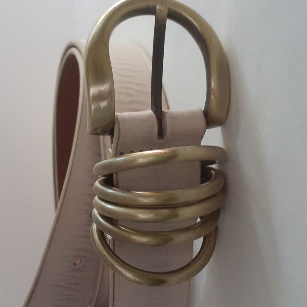 Free People Women Leather Belt Size M/L Cream Distressed New
